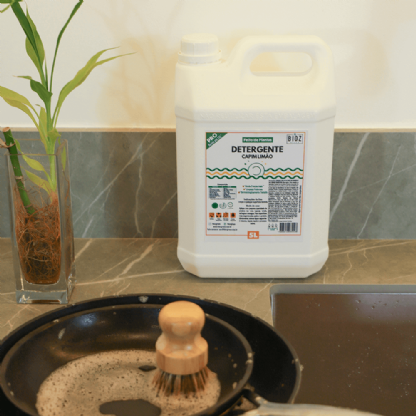 Kit Cozinha 2 - Detergente Capim Limão 5L + Detergente Capim Limão 470ml + Esponja de Coco